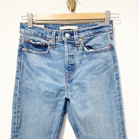 🌷SALE Levi’s Wedgie Jeans Size 24 90s Light Wash Button Fly Distressed - Picture 14 of 15